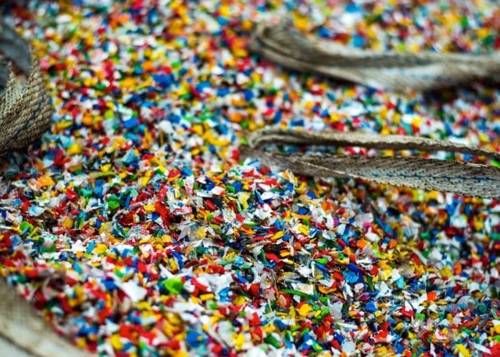 Hạt vi nhựa có nhiệt độ nóng chảy cao hơn nhiều so với nhiệt độ sôi của nước