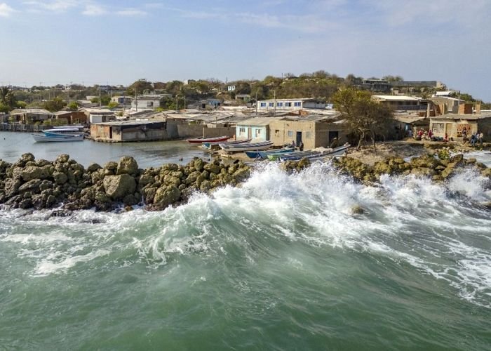 Nước biển dâng là sự tăng lên về mực nước trung bình của đại dương