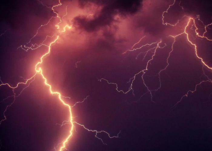 Đám mây dông là nhà máy tạo ra điện tích tự nhiên