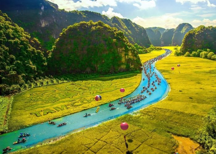 Đồng bằng sông Hồng có khí hậu chia 4 mùa rõ rệt