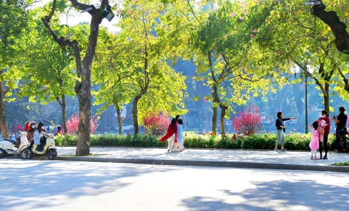 Khí hậu vùng đồng bằng sông Hồng vào mùa xuân có nhận diện đặc trưng là không khí nồm ẩm