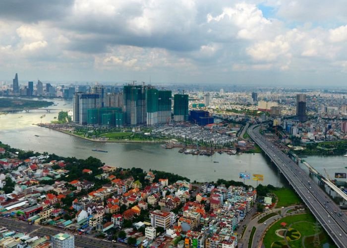 Nhiệt độ trung bình năm tại toàn vùng thường dao động từ 26 - 27 độ C