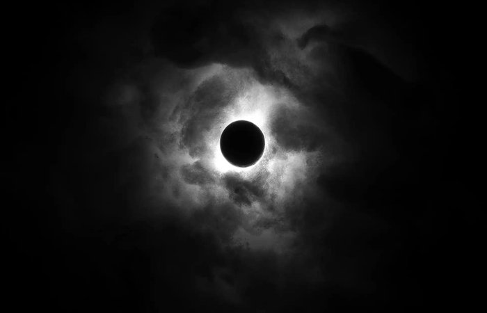 Mặt trăng đen được định nghĩa theo nhiều cách khác nhau