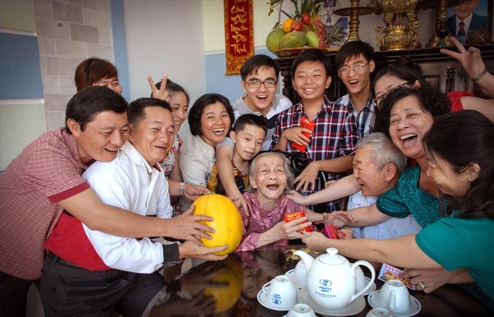 Mùa xuân là mùa sum vầy, đoàn tụ gia đình do trùng với dịp Tết cổ truyền