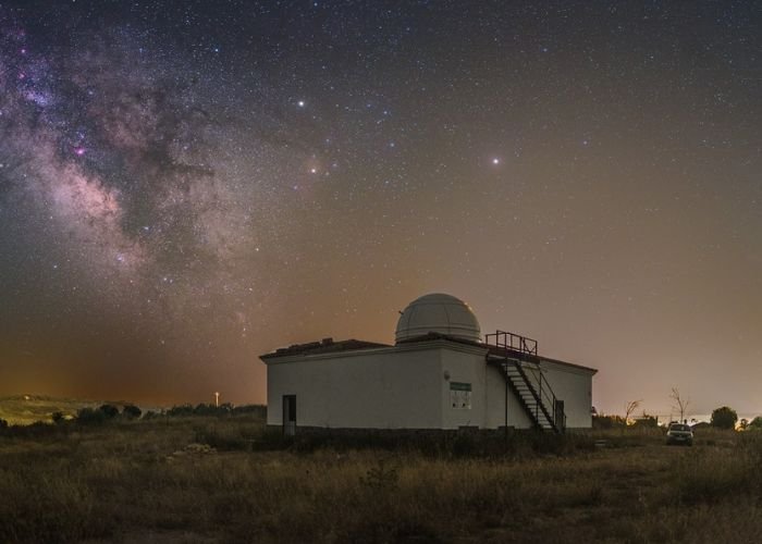 Ô nhiễm ánh sáng cản trở các hoạt động nghiên cứu thiên văn học và quan sát vũ trụ
