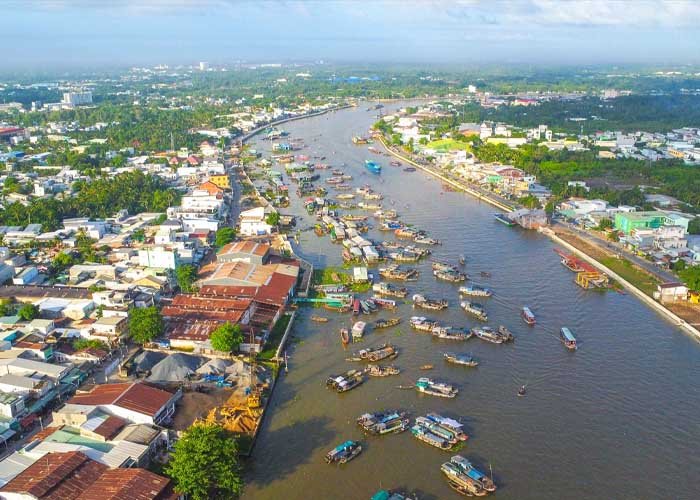 Sông ngòi là giúp giao thông đường thủy trở nên thuận lợi hơn