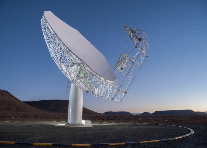 Kính viễn vọng quang học và kính viễn vọng vô tuyến