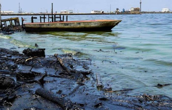 Thủy triều đen làm ảnh hưởng nặng nề đến ngành du lịch