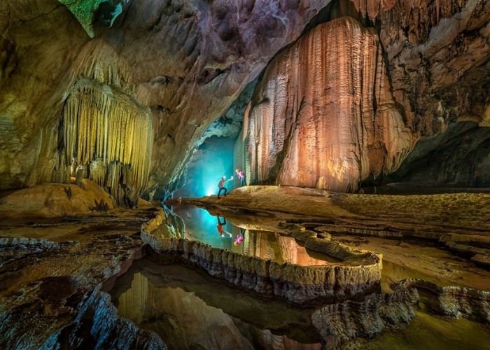 Các chuyến thám hiểm hang động nên diễn ra từ tháng 4 đến tháng 8