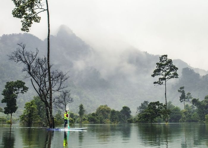 Bạn cần thường xuyên cập nhật dự báo thời tiết trước khi đi du lịch