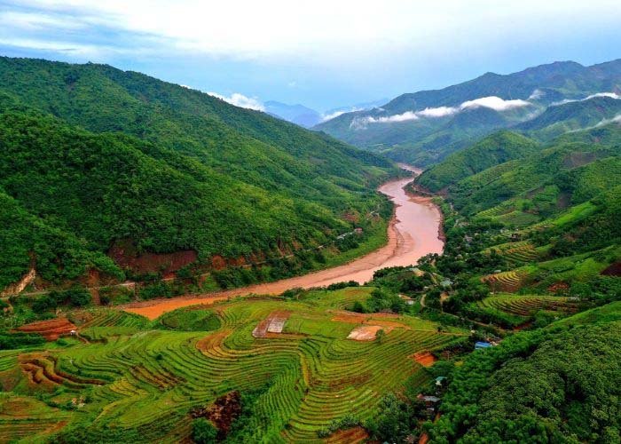 Vùng núi cao biên giới tại Sơn La là nơi đón những đợt không khí lạnh đầu tiên