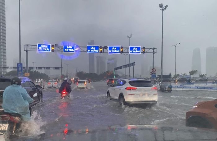 mua mua da nang thang may