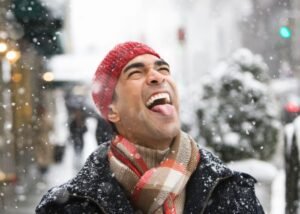 Tuyết có ăn được không? Sự thật về độ an toàn của bông tuyết